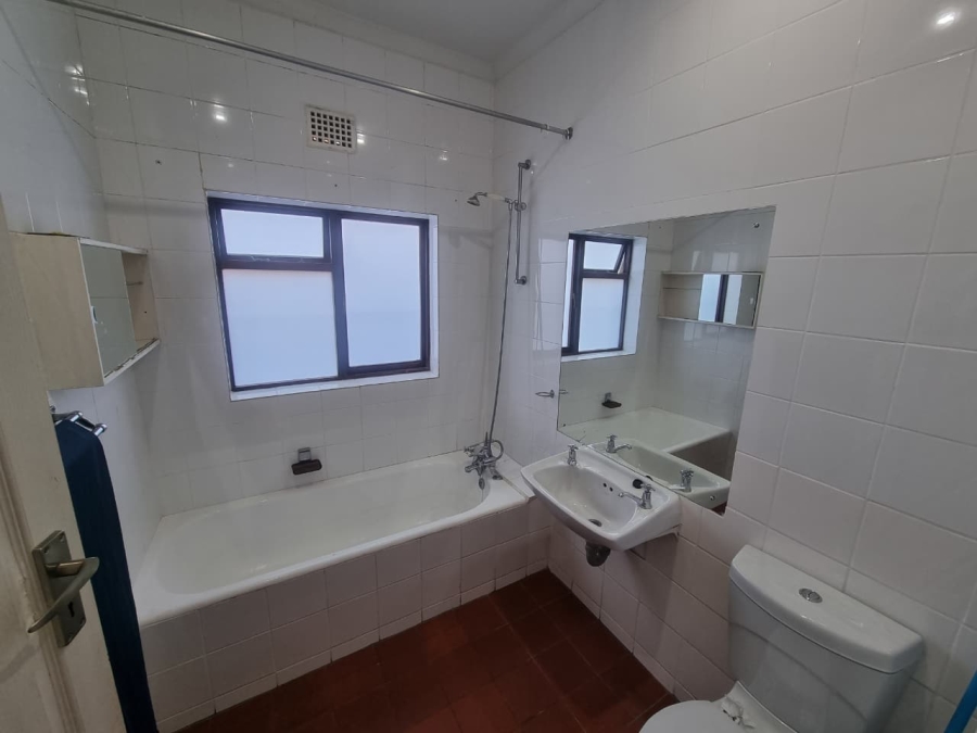 2 Bedroom Property for Sale in Claremont Western Cape